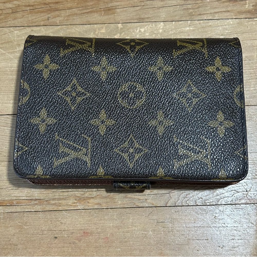 Vintage LV Mono Wallet Bifold Zippy - Picture 2 of 11